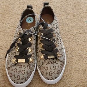 Brand New, Never Worn ~ Guess sneakers size 6